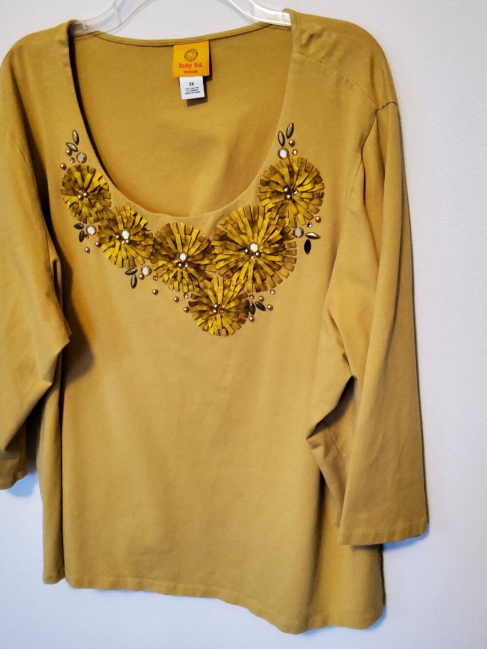 Ruby Rd plus size top size 3X Yellow top with flower appliques